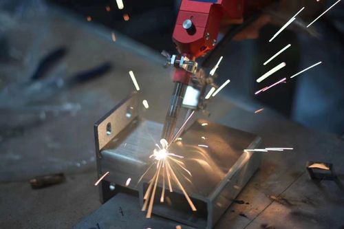 kasus perusahaan terbaru tentang Pertunjukan Pengelasan Laser